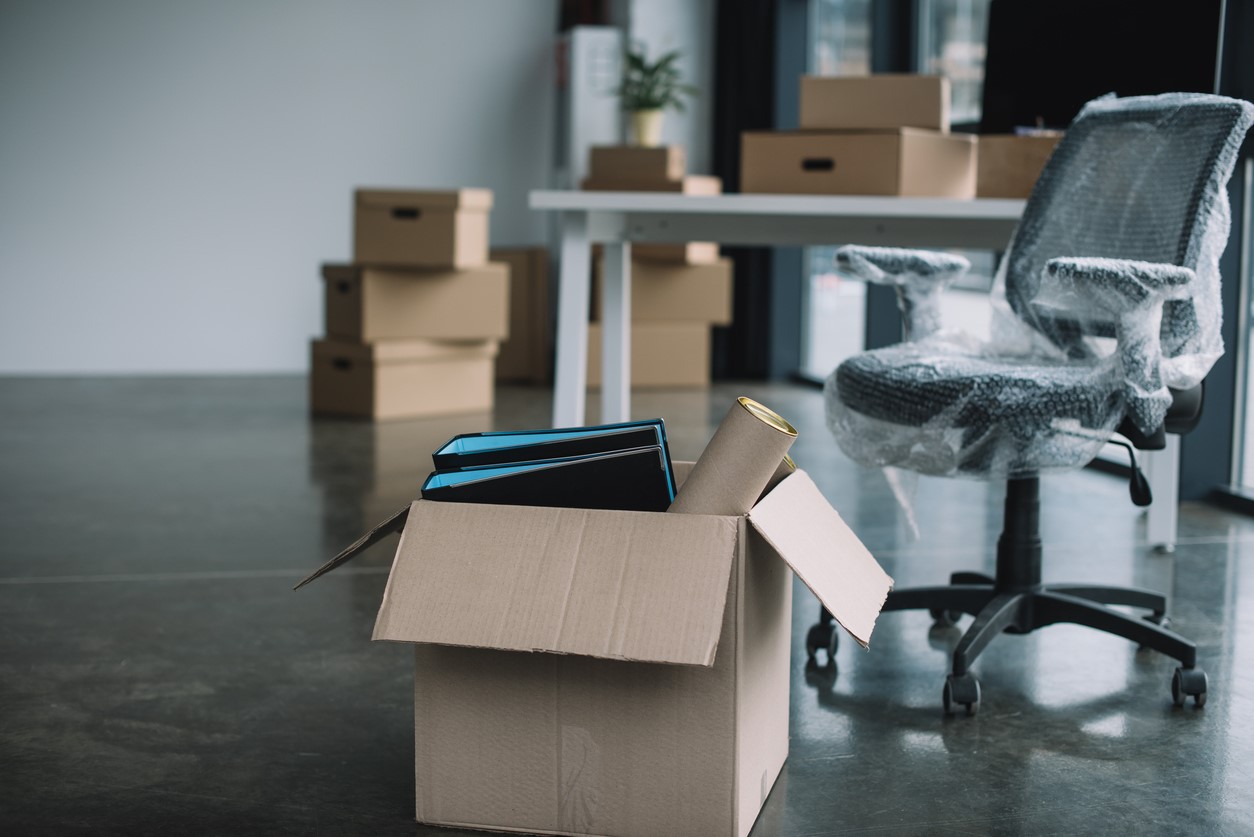 nowoczesne biuro z nowym wyposażeniem